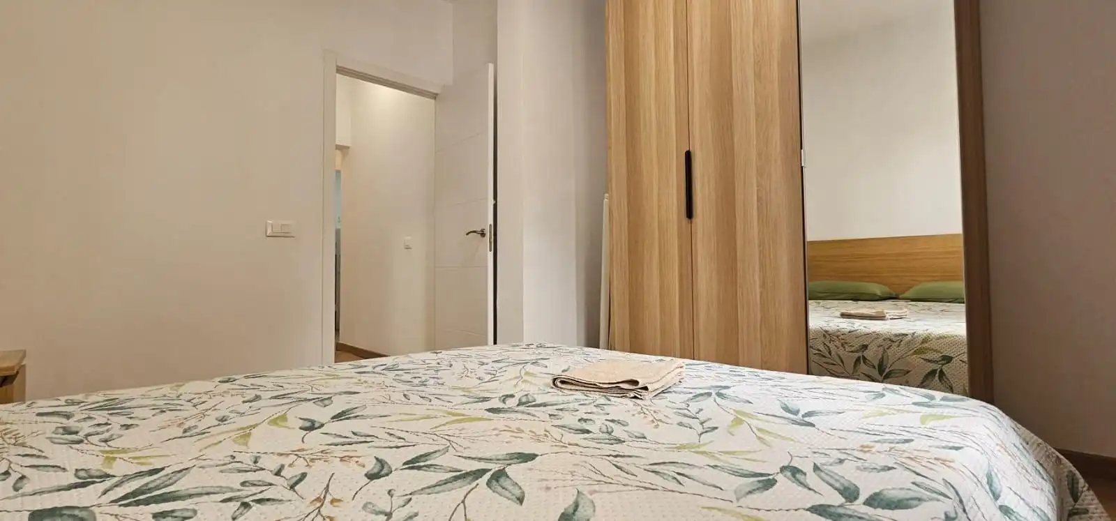 Schlafzimmer von Wohnungen zum Verkauf in Arona mit Möbliert und Gemeinschaftspool