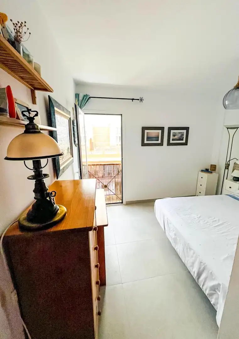 Habitación de Piso de alquiler en Ses Salines con Aire acondicionado, Balcón y Piscina comunitaria