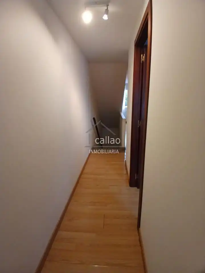 Casa adosada en venda en Narón amb Jardí privat, Traster i Moblat