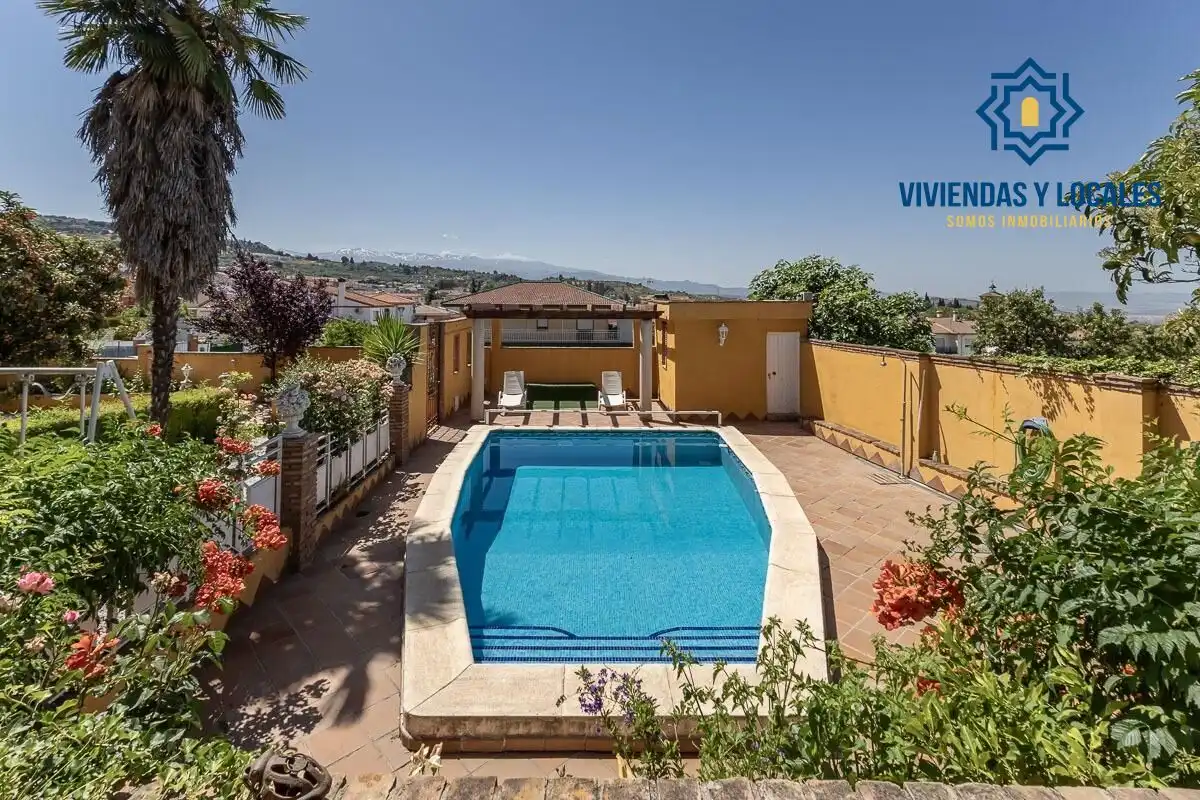 Xalet amb piscina en venda a Alfacar