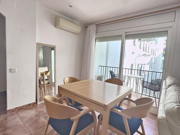 Flat with balcony for sale in Avinguda Caritat Serinyana