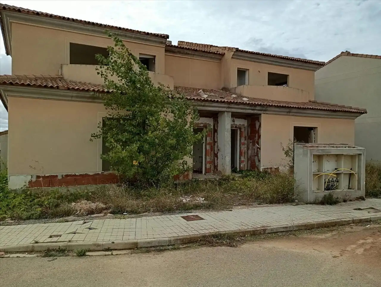 Vista exterior de Casa o xalet en venda en Caudete de las Fuentes