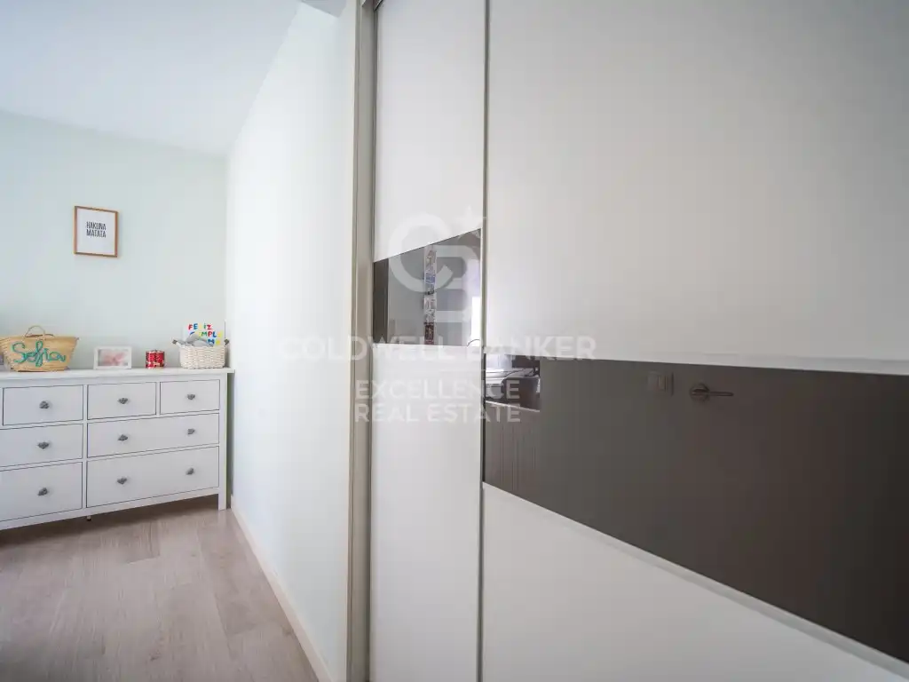 Flat for sale in Valencia  with Air Conditioner, Terrace and Community pool
