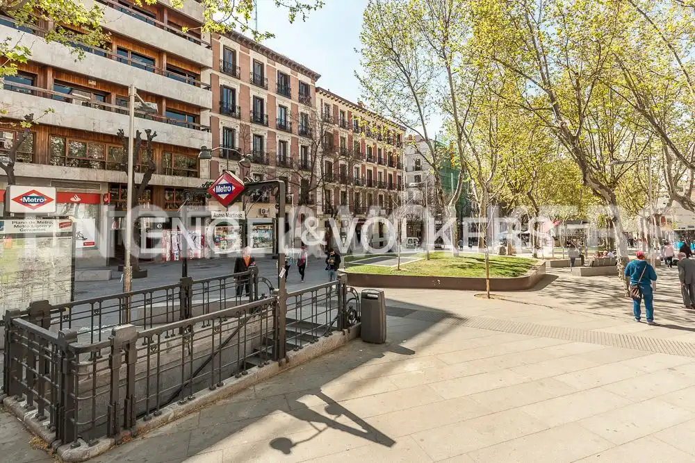 Vista exterior de Estudi de lloguer en Madrid amb Aire condicionat, Calefacció i Parquet