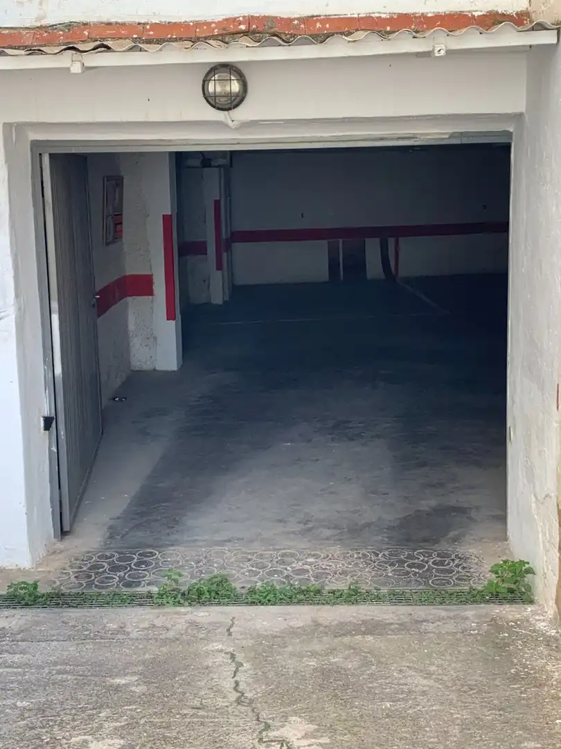Parkplatz von Erdgeschoss zum Verkauf in Valencia mit Terrasse, Abstellraum und Möbliert