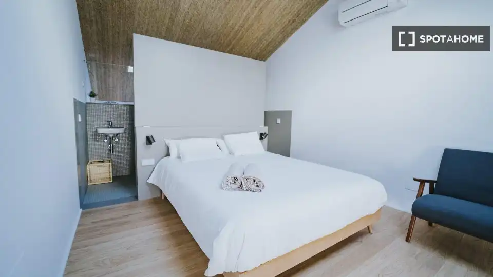 Habitación de Piso de alquiler en Madrid con Aire acondicionado, Calefacción y Amueblado