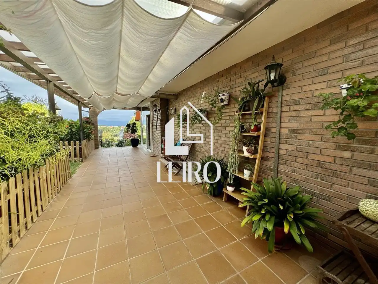 Terrassa de Casa o xalet en venda en Vilagarcía de Arousa amb Calefacció, Jardí privat i Terrassa