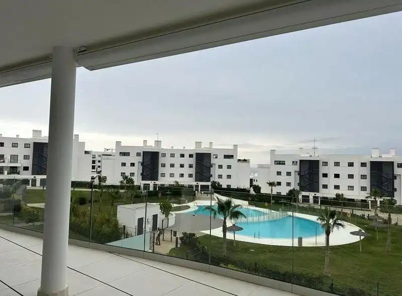 Vista exterior de Apartament de lloguer en Fuengirola amb Aire condicionat, Terrassa i Piscina