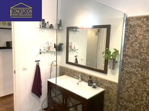 Bathroom of Flat for sale in Córdoba  with Air Conditioner, Heating and Terrace
