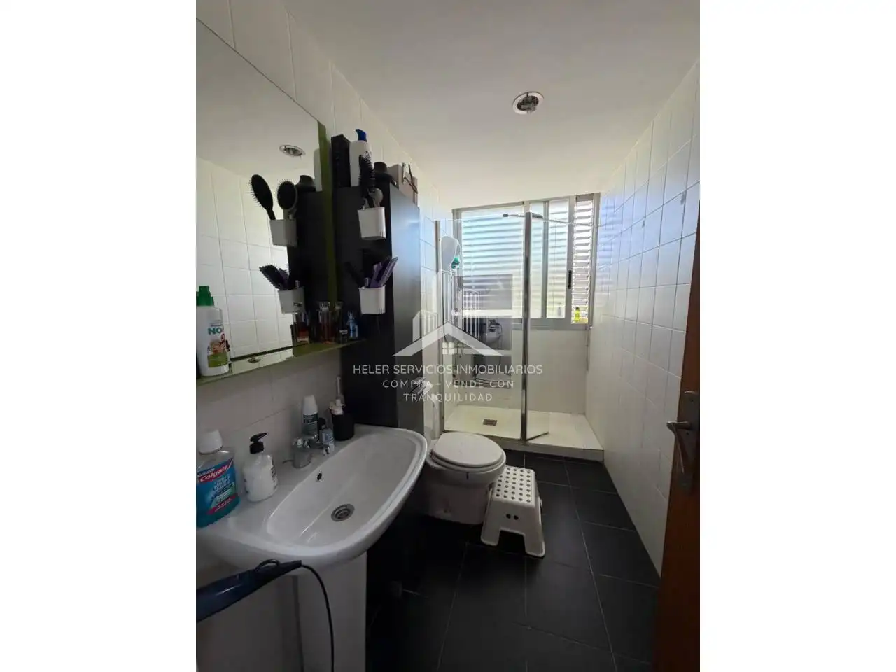 Baño de Piso en venta en Castellón de la Plana / Castelló de la Plana con Balcón y Alarma