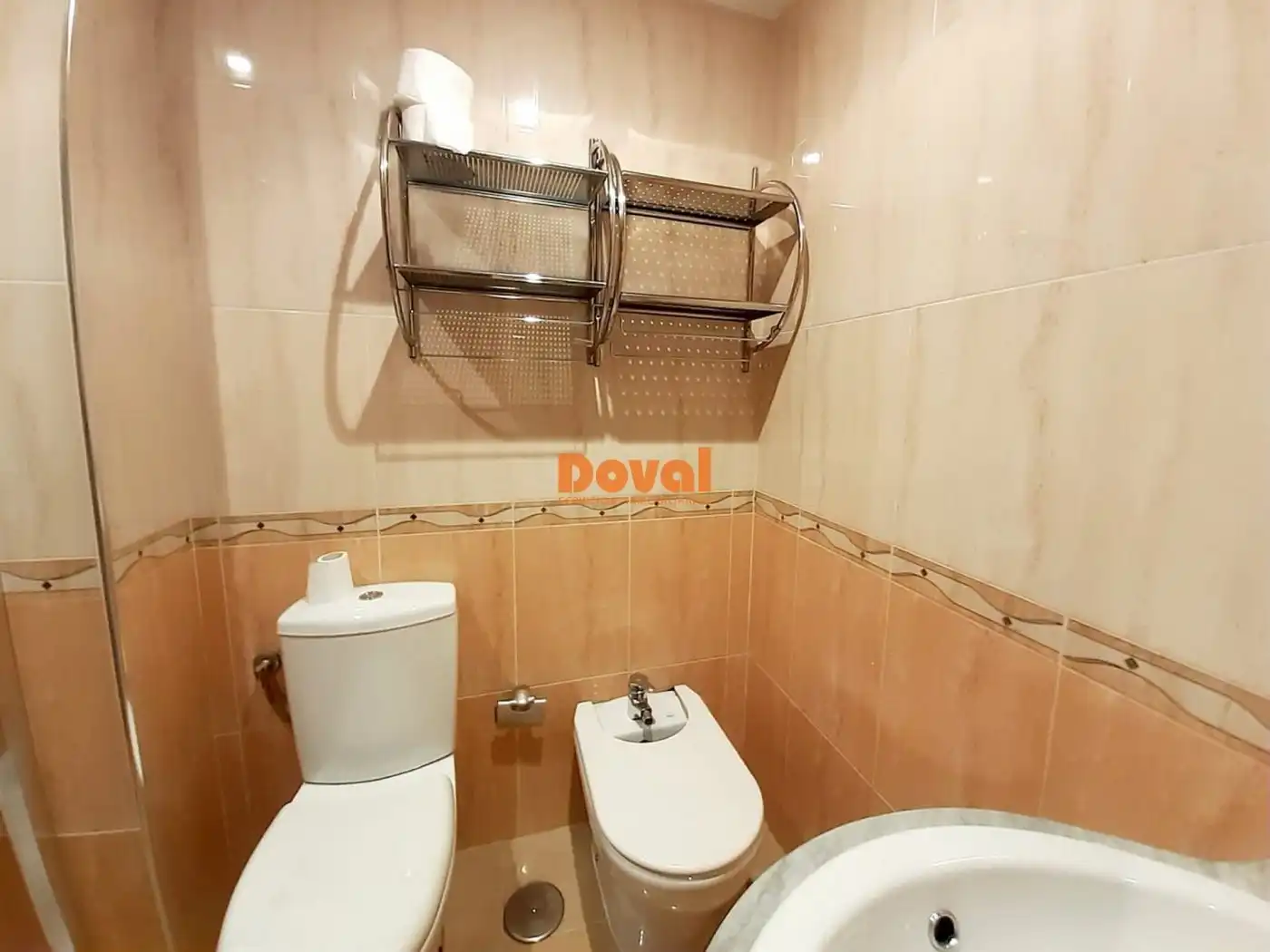 Baño de Piso de alquiler en Vigo  con Calefacción, Amueblado y Balcón