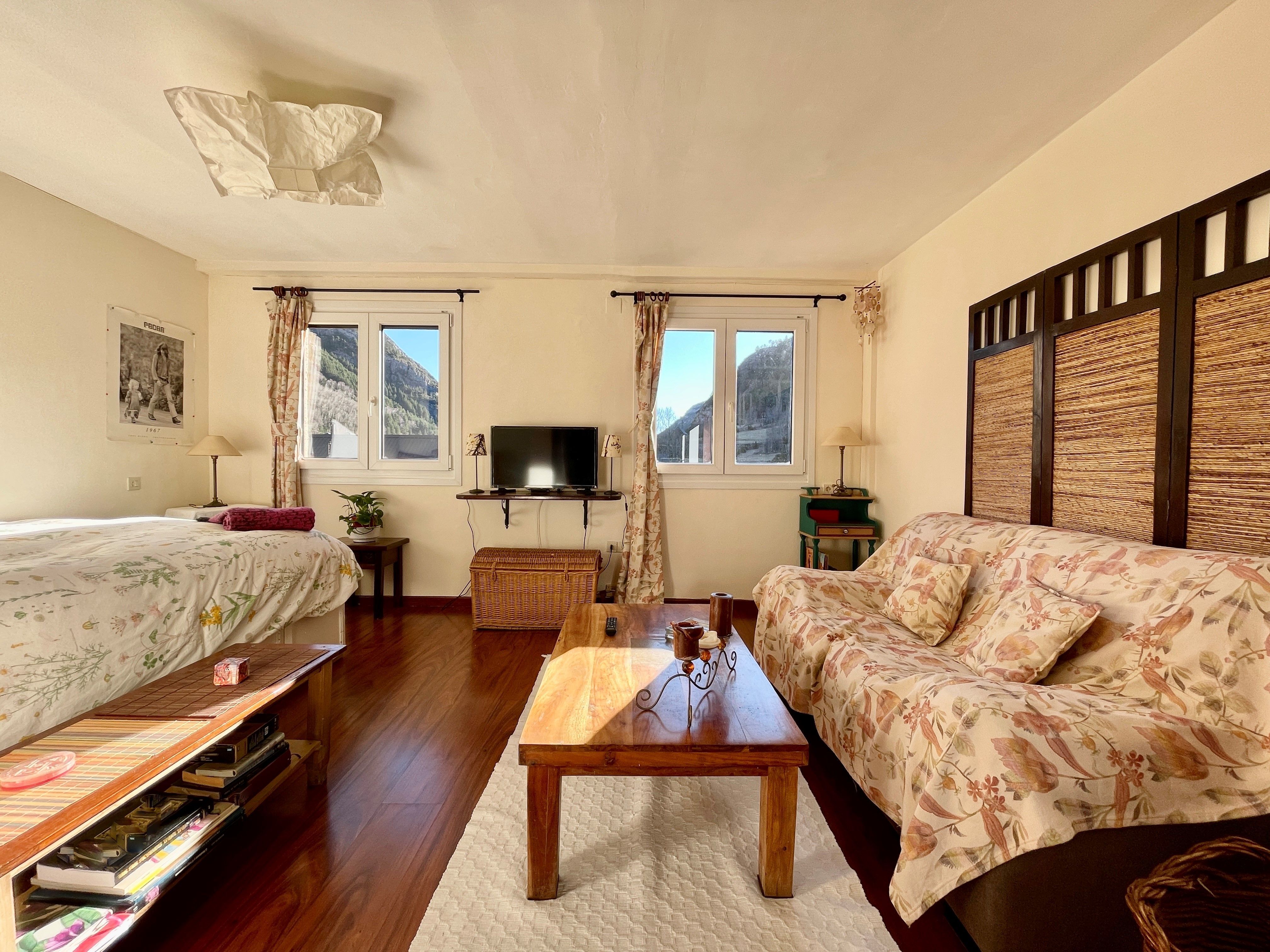 Living room of Apartment for sale in Canfranc  with Heating, Parquet flooring and Storage room
