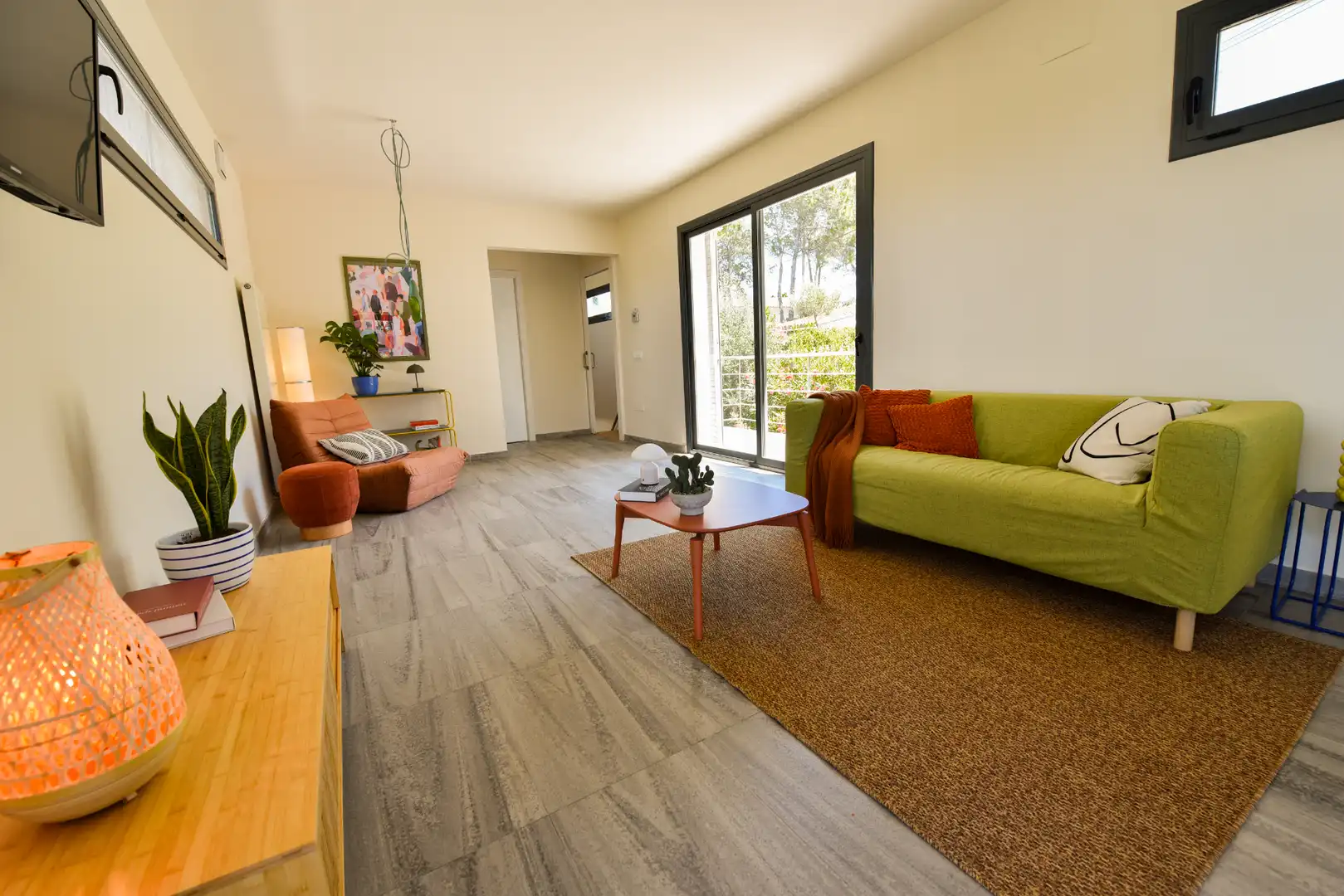 Sala d'estar de Casa o xalet en venda en L'Escala amb Aire condicionat, Calefacció i Jardí privat