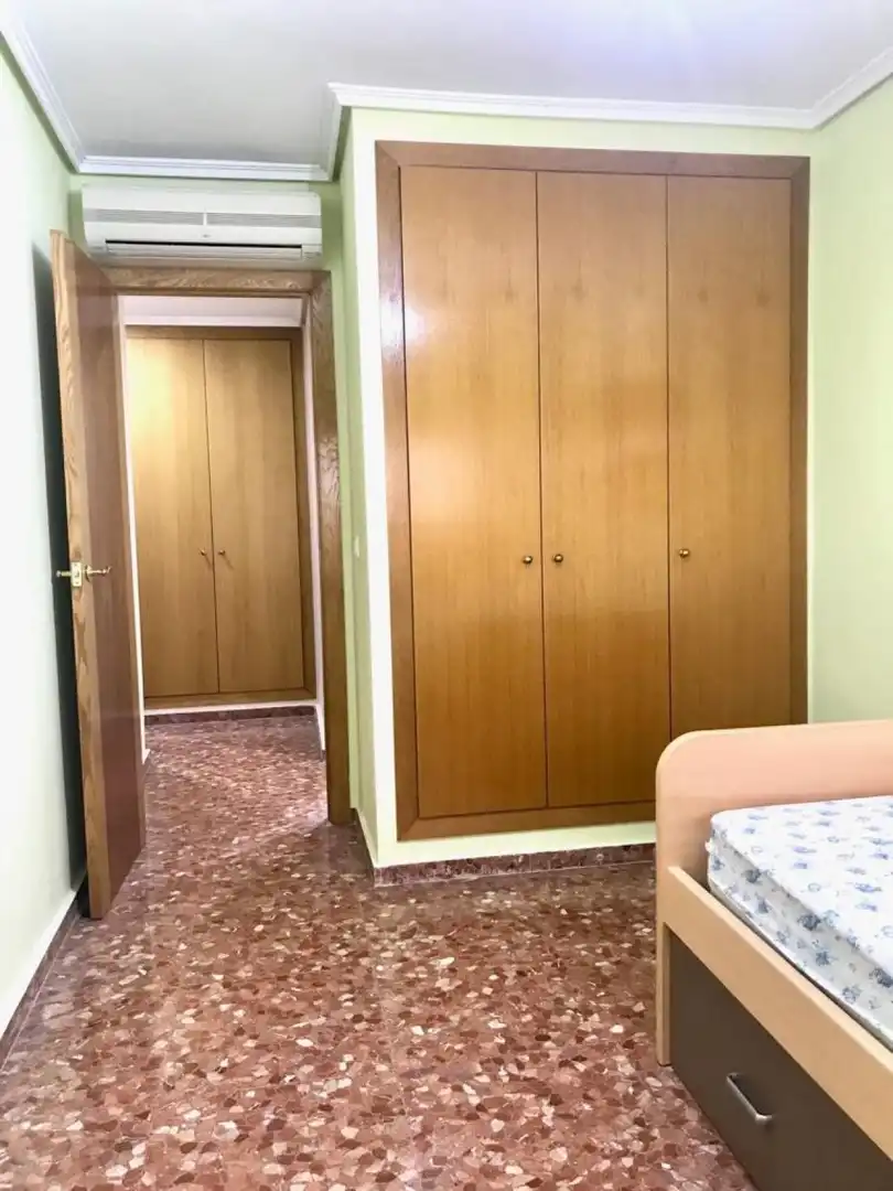 Piso de alquiler en Manises con Aire acondicionado, Calefacción y Amueblado