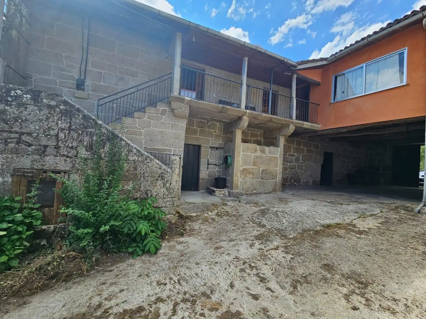 Casa rústica con terraza en venta en San Cristovo de Cea, imagen 2