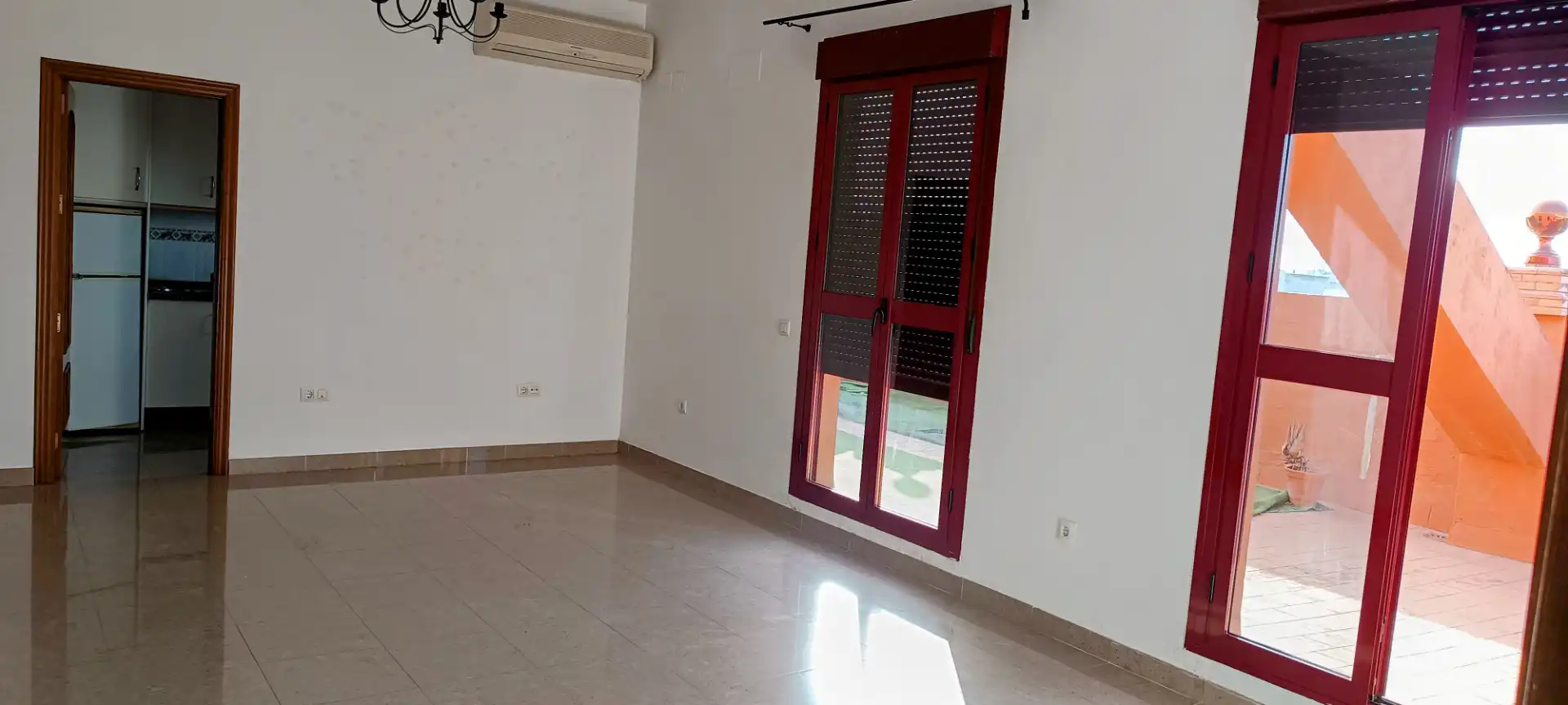 Wohnzimmer von Dachboden zur Miete in Mairena del Alcor mit Klimaanlage, Heizung und Terrasse