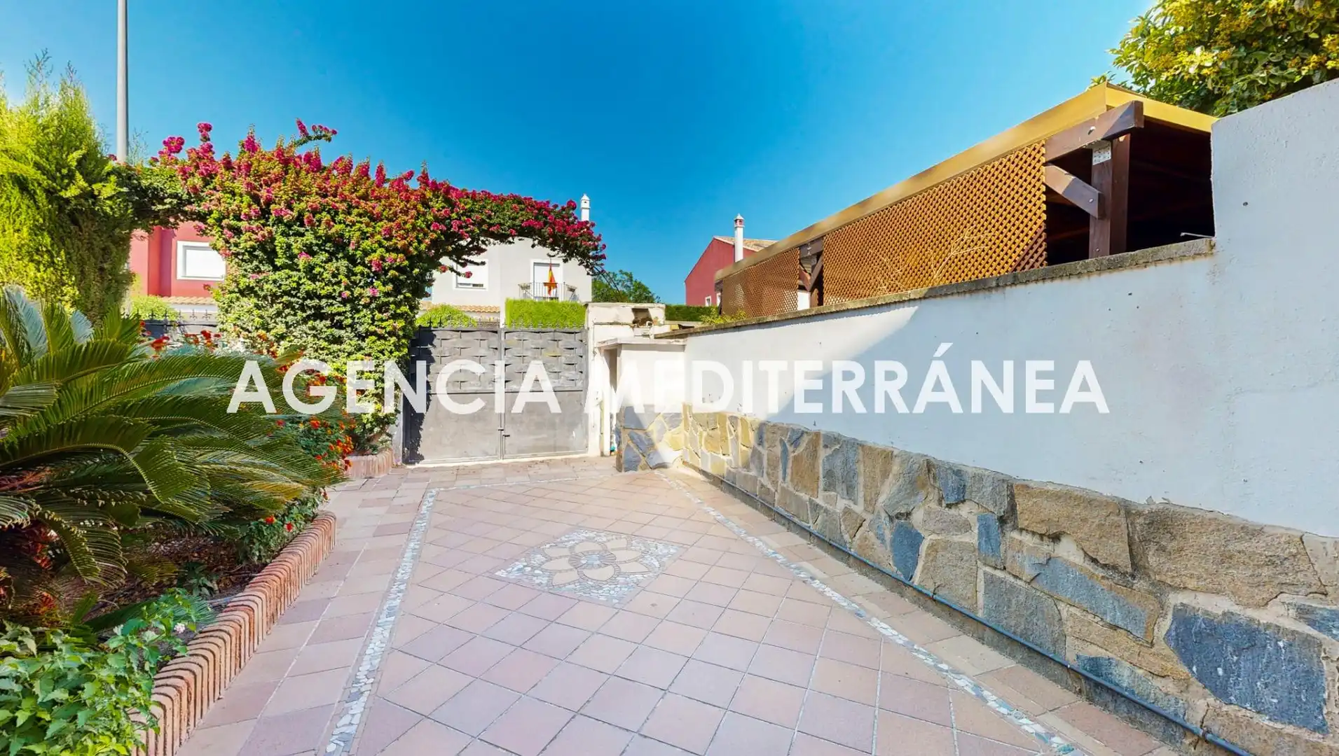 Jardí de Casa adosada en venda en La Pobla de Vallbona amb Calefacció, Jardí privat i Terrassa