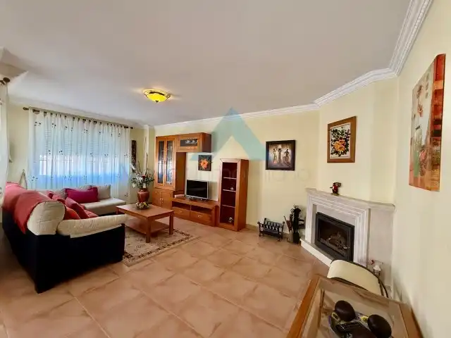 Sala de estar de Casa o chalet en venta en Los Santos de la Humosa con Aire acondicionado, Calefacción y Terraza