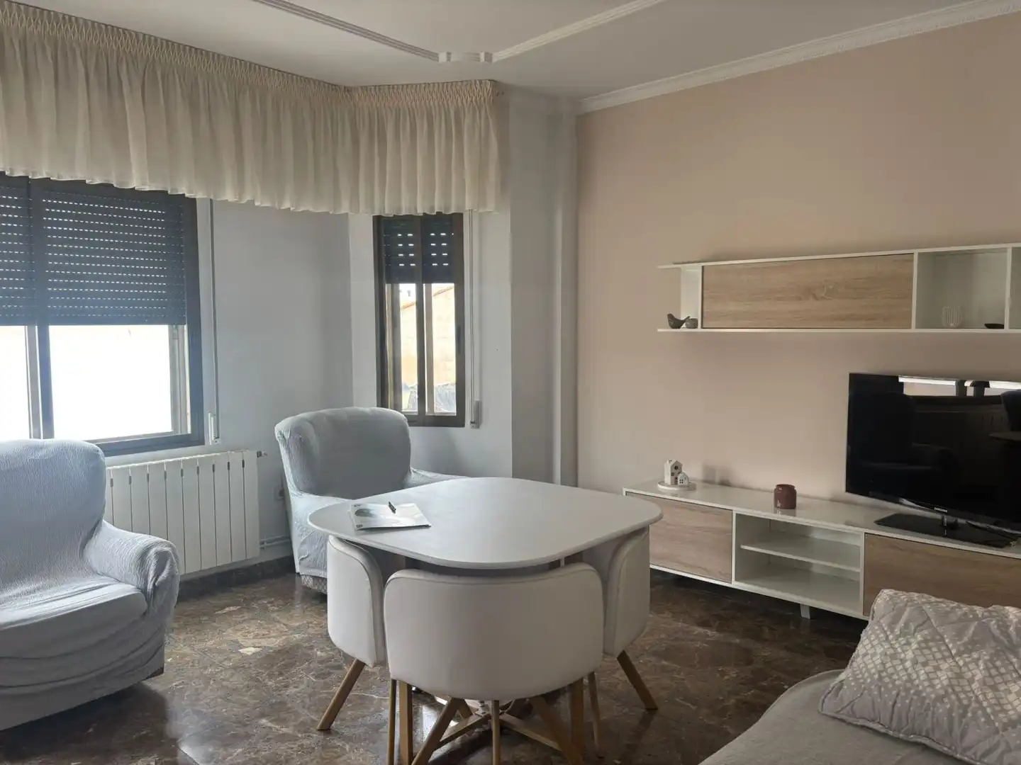 Sala de estar de Piso en venta en Tarazona de la Mancha con Calefacción y Balcón