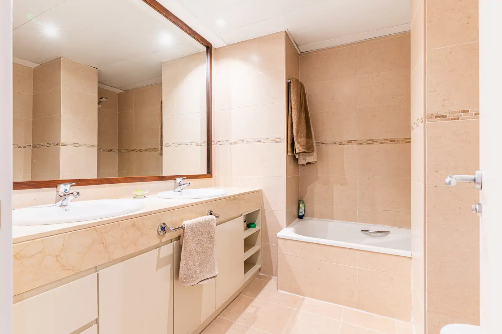 Badezimmer von Dachboden zum Verkauf in Majadahonda mit Klimaanlage, Heizung und Terrasse