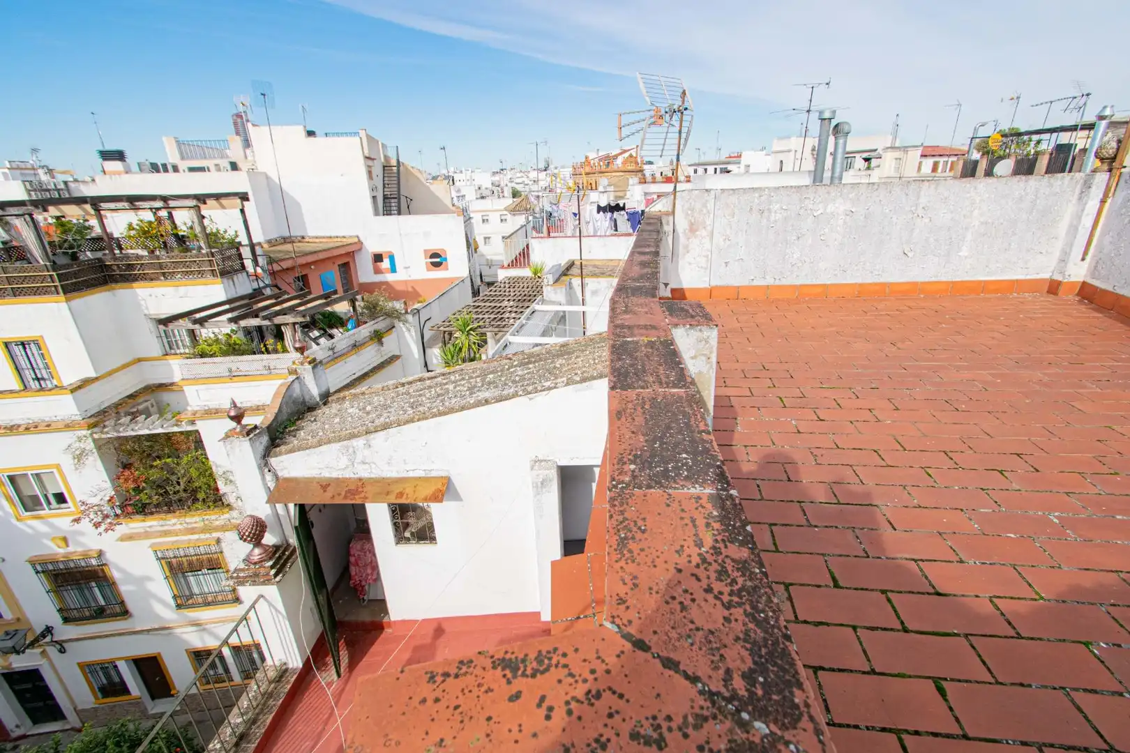 Exterior view of Houses for sale in Sevilla  with Balcony
