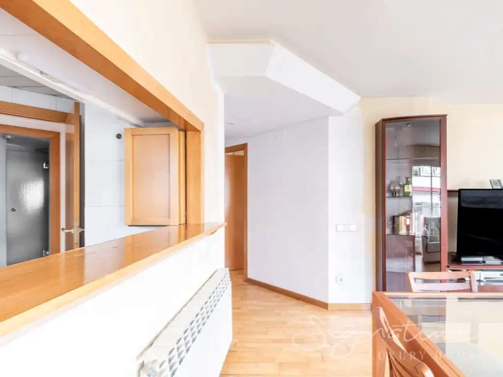 Bedroom of Attic for sale in Sant Cugat del Vallès  with Air Conditioner, Terrace and Swimming Pool