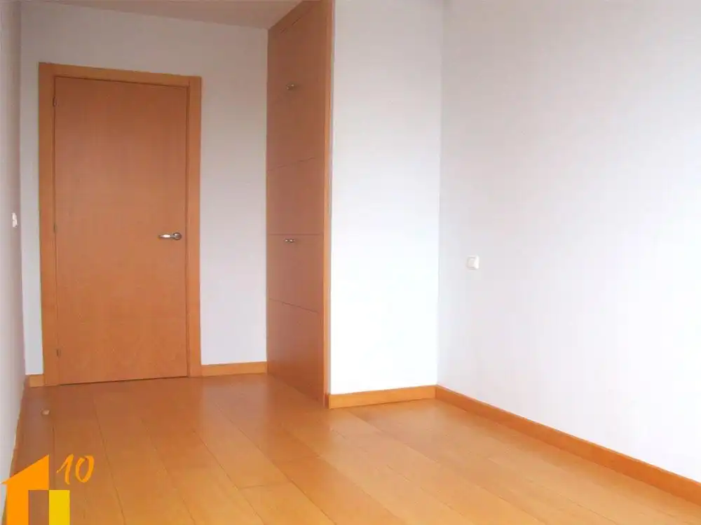 Habitación de Piso de alquiler en Burgos con Calefacción y Trastero