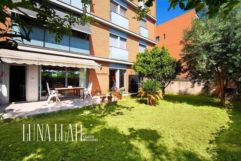 Jardí de Planta baixa en venda en Castelldefels amb Calefacció, Terrassa i Balcó