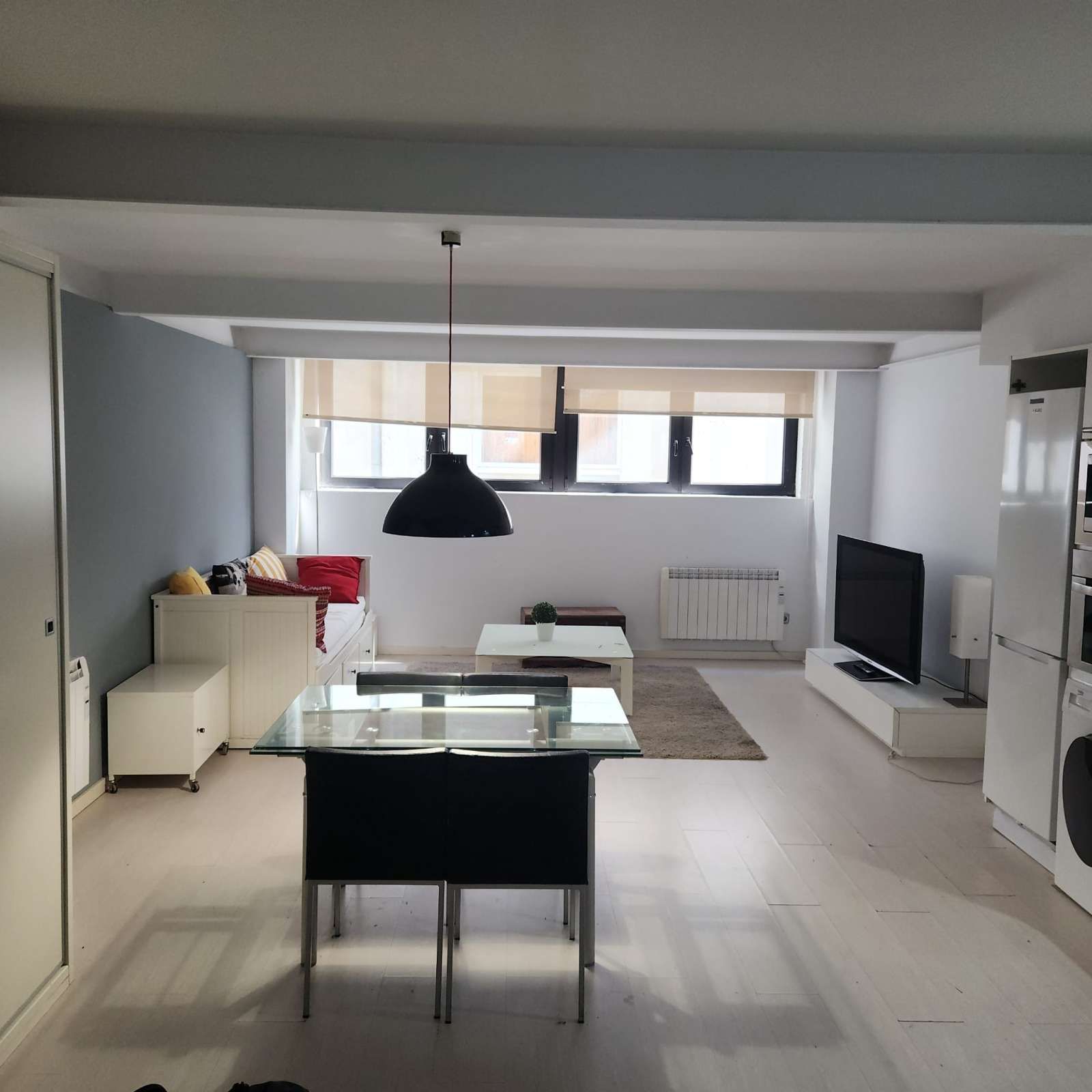 Sala de estar de Estudio para compartir en Donostia - San Sebastián  con Aire acondicionado, Calefacción y Terraza