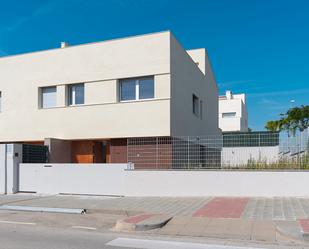 Vista exterior de Casa o xalet en venda en Vilafant amb Aire condicionat, Calefacció i Jardí privat