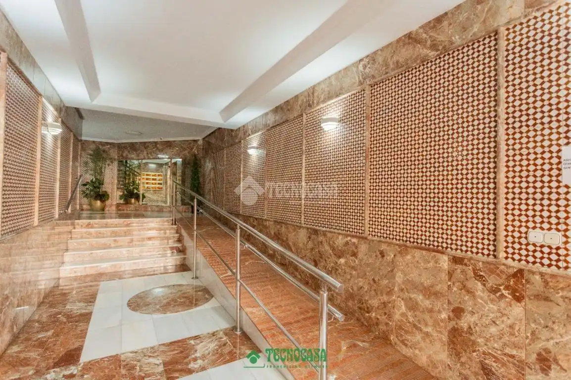 Piso en venta en Almería con Aire acondicionado