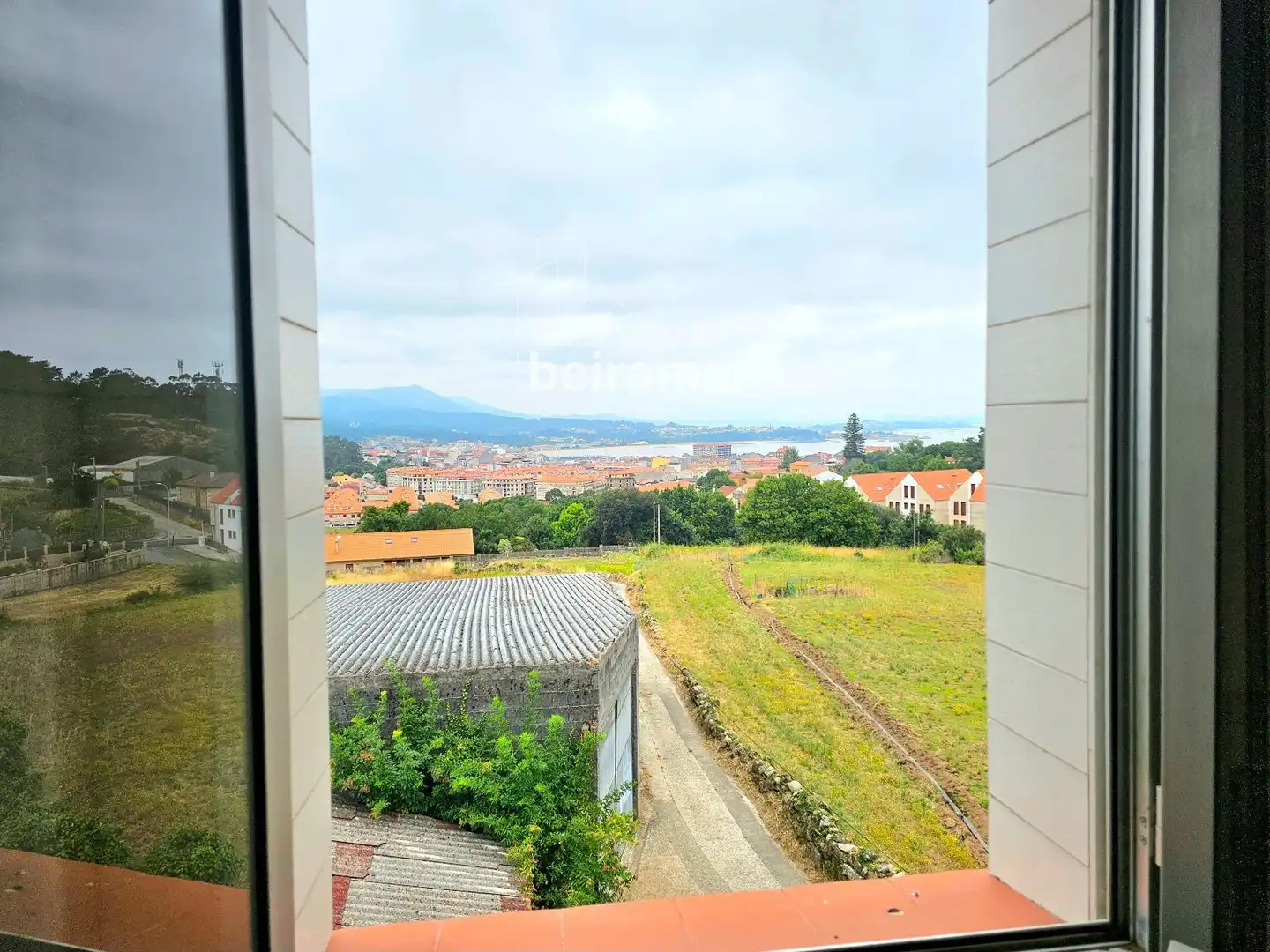 Vista exterior de Piso en venta en Ribeira con Calefacción y Trastero