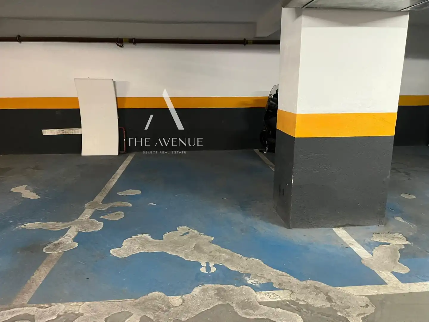Parking de Apartamento en venta en Madrid con Calefacción y Balcón