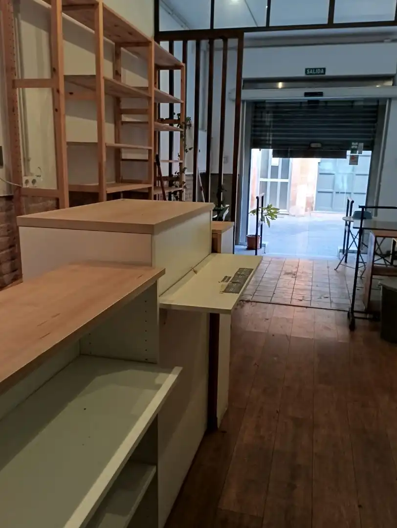 Business premises for transfer in Carrer de Cabestany 12, imagen 25