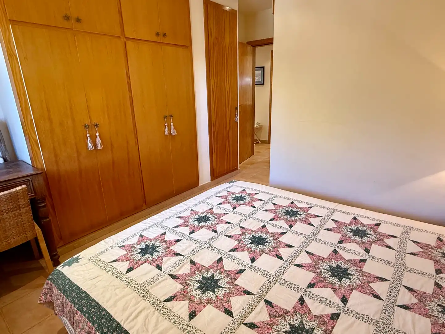 Schlafzimmer von Wohnungen zum Verkauf in Palafrugell mit Klimaanlage, Terrasse und Gemeinschaftspool