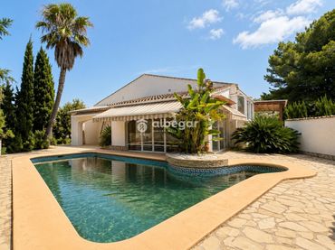 Villa con piscina in vendita a del Poble Nou de Benitatx