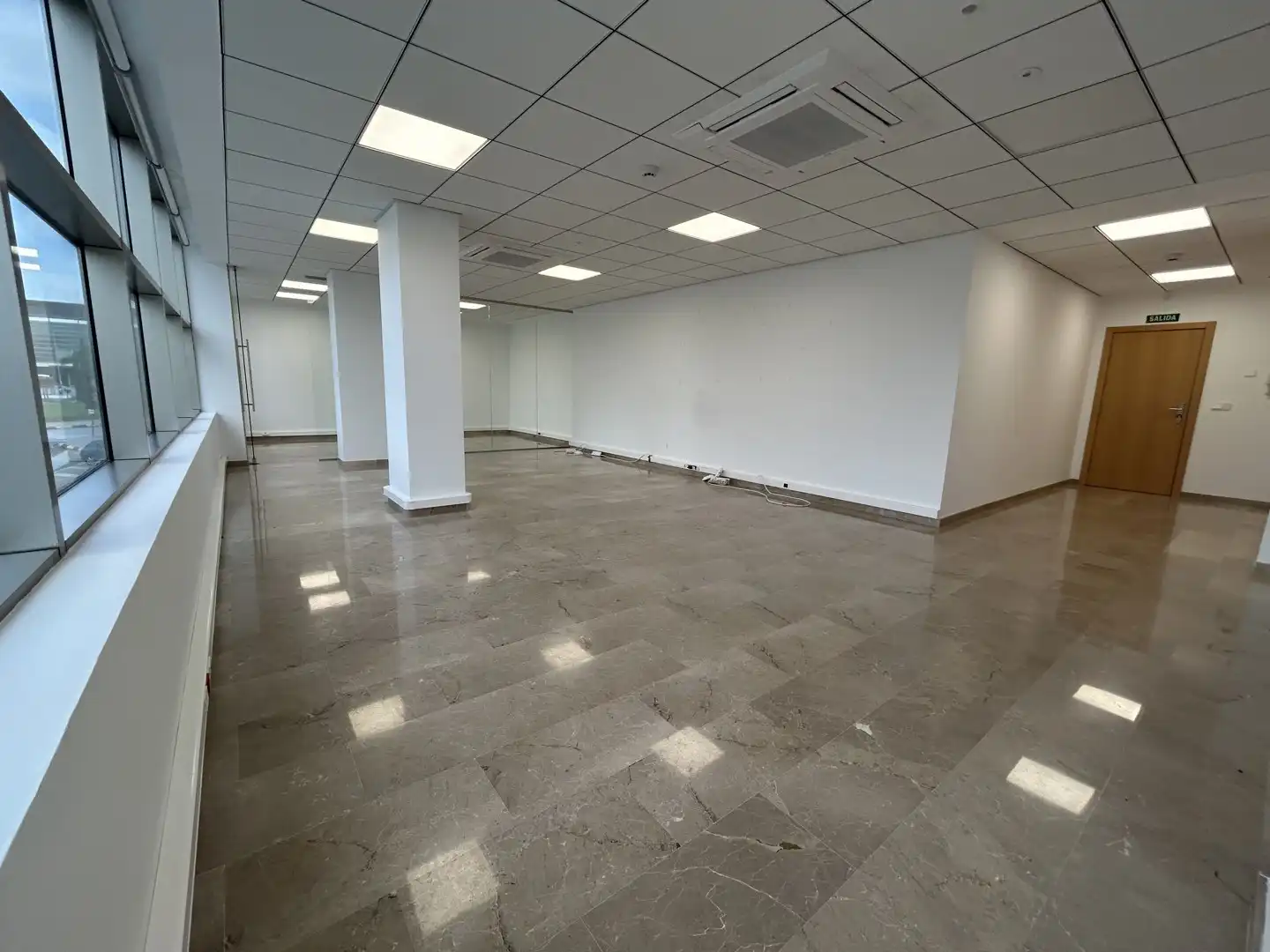 Oficina de lloguer a Parc Central