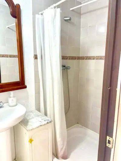 Badezimmer von Dachboden zum Verkauf in Mijas mit Terrasse