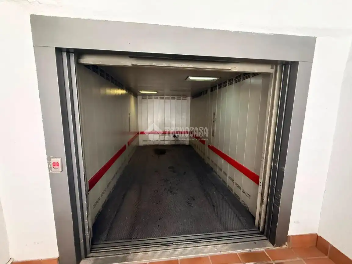 Aparcament de Garatge de lloguer en Madrid
