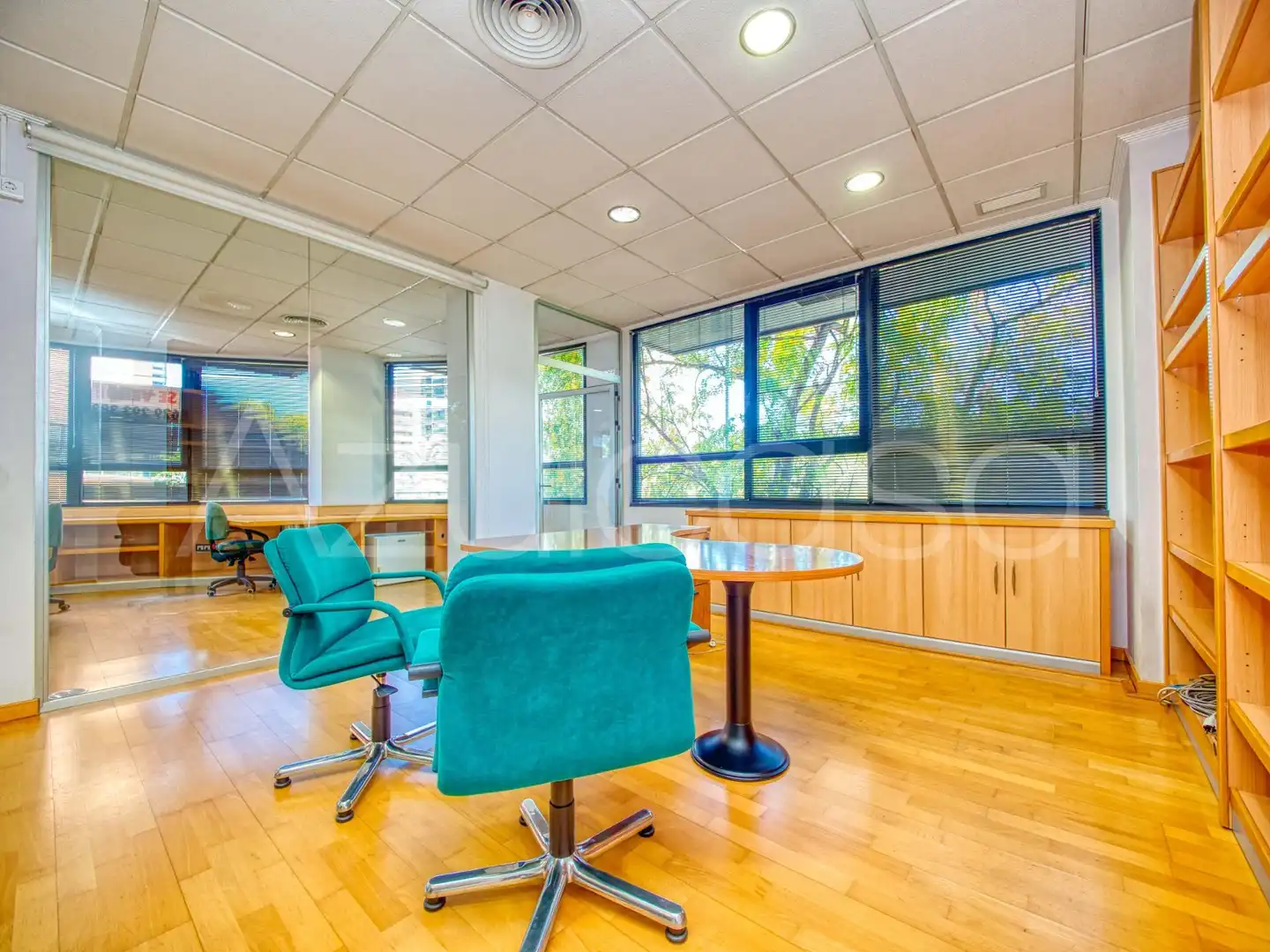 Office for sale in Alicante / Alacant  with Air Conditioner and Furnished