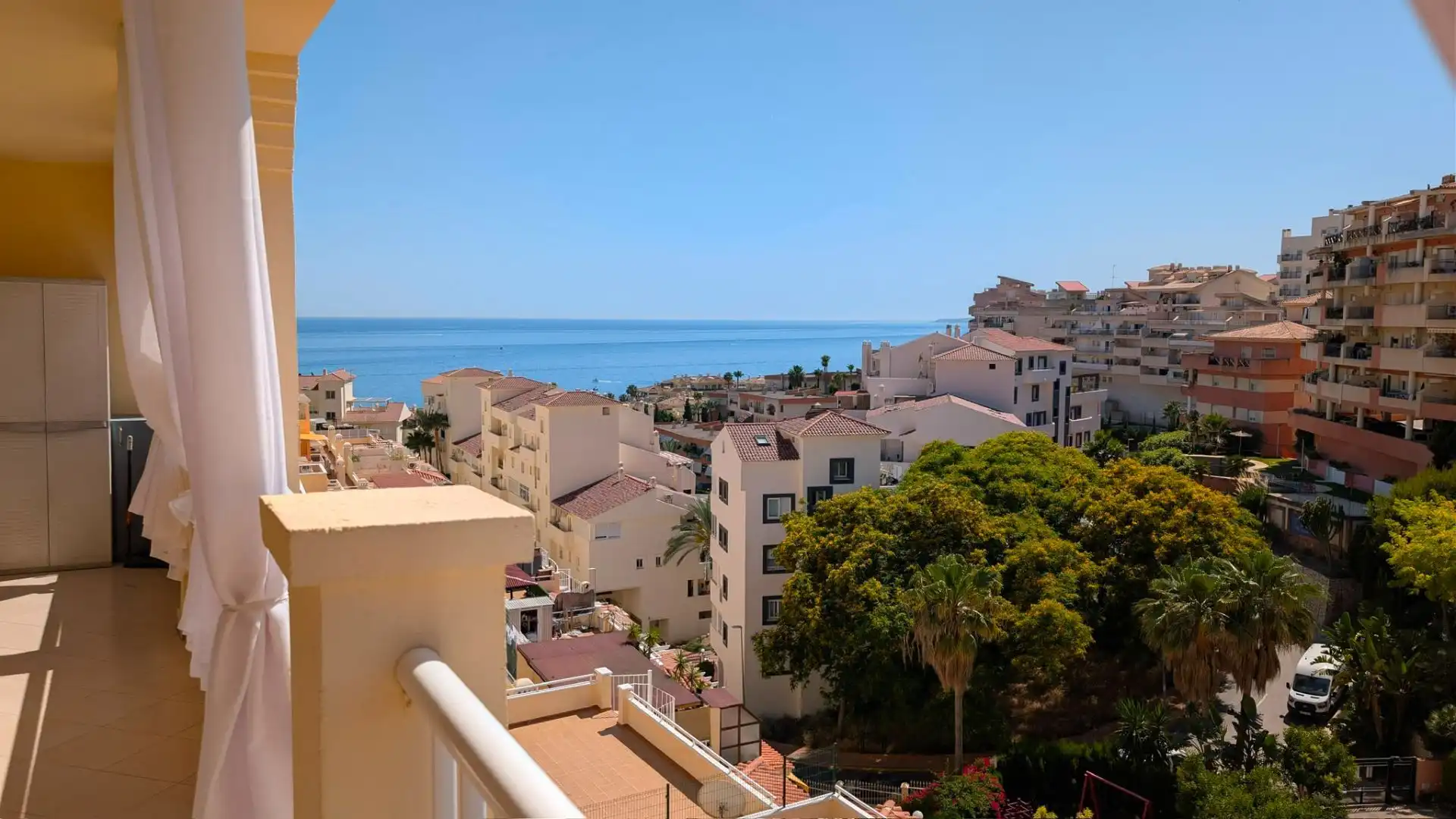 Exterior view of Flat for sale in Benalmádena  with Air Conditioner, Heating and Terrace