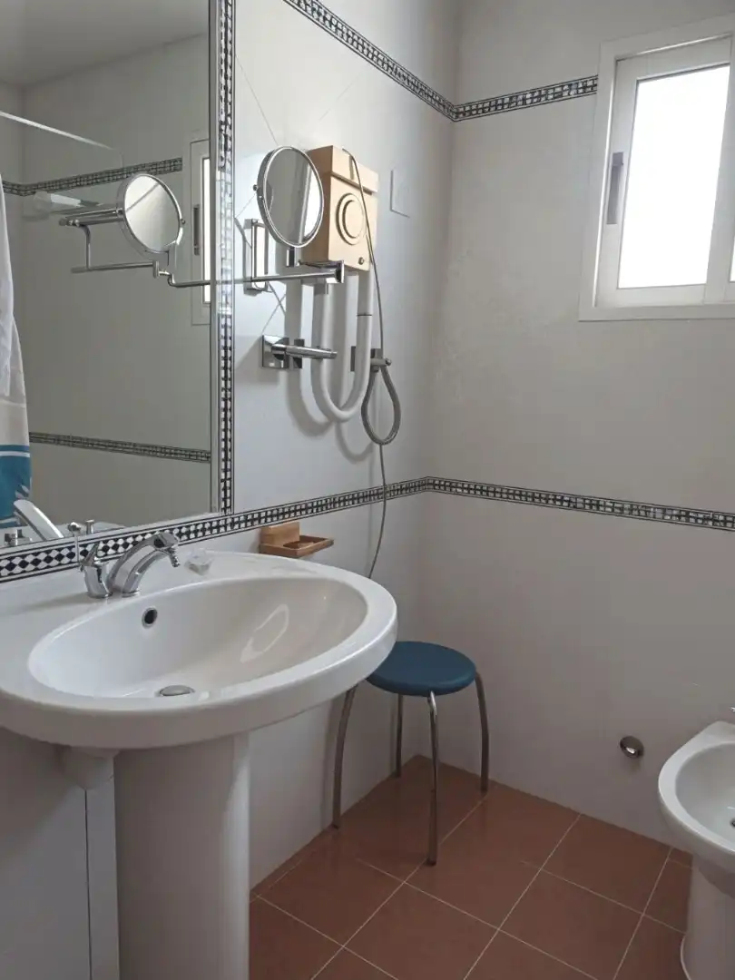 Bany de Finca rústica en venda en Montijo amb Jardí privat, Piscina i Moblat