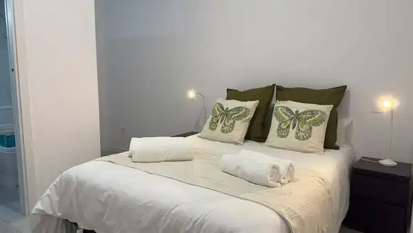 Dormitori de Apartament en venda en Madrid amb Aire condicionat, Calefacció i Moblat