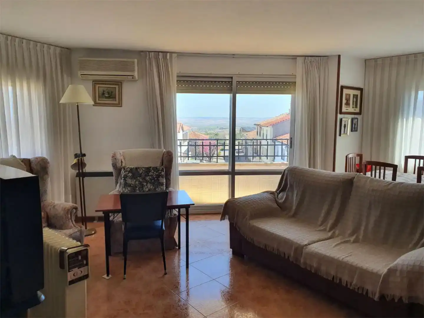 Sala de estar de Piso en venta en Almonacid de la Sierra con Aire acondicionado, Amueblado y Balcón