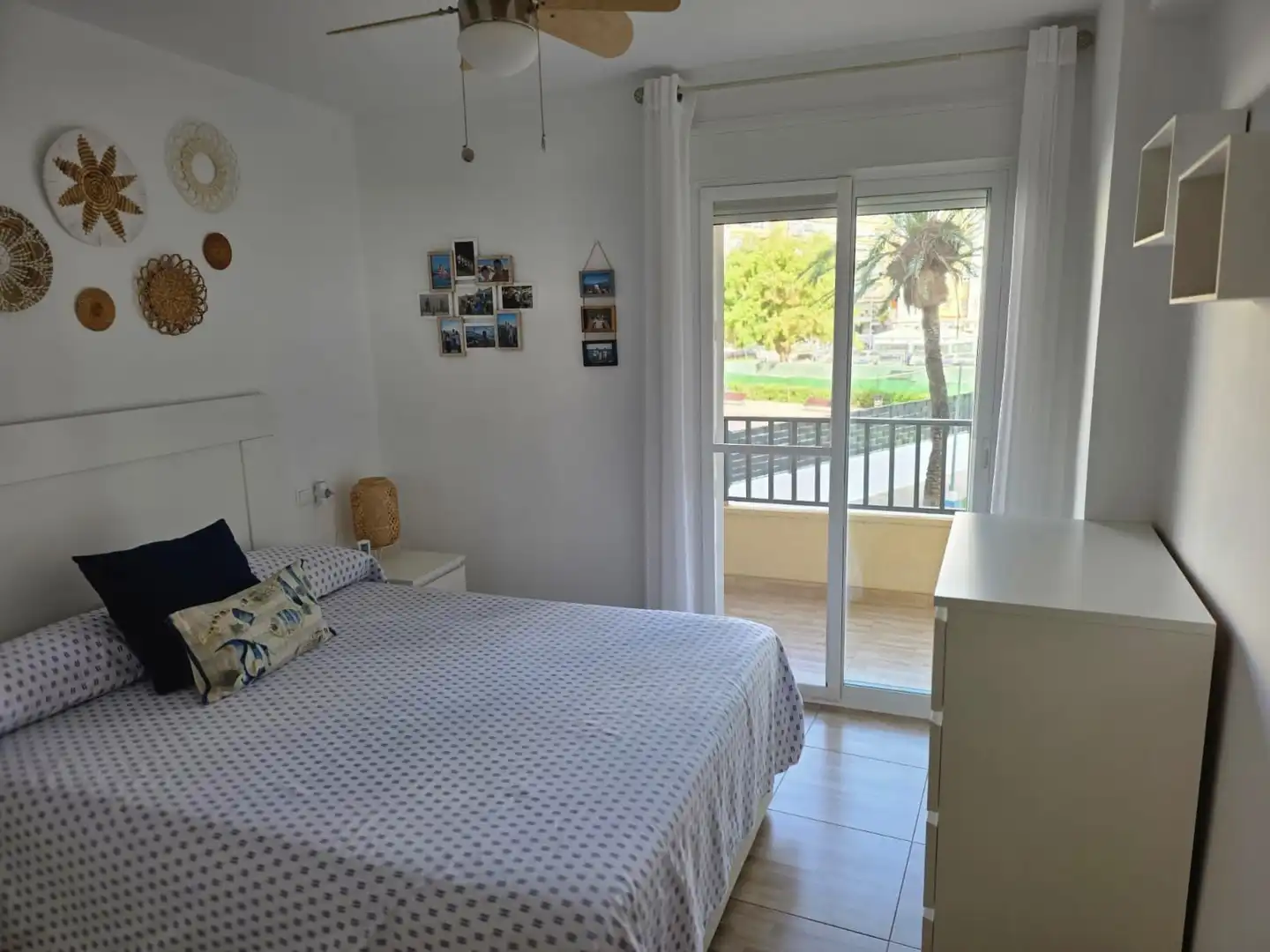 Habitación de Piso en venta en Vélez-Málaga con Aire acondicionado y Piscina comunitaria