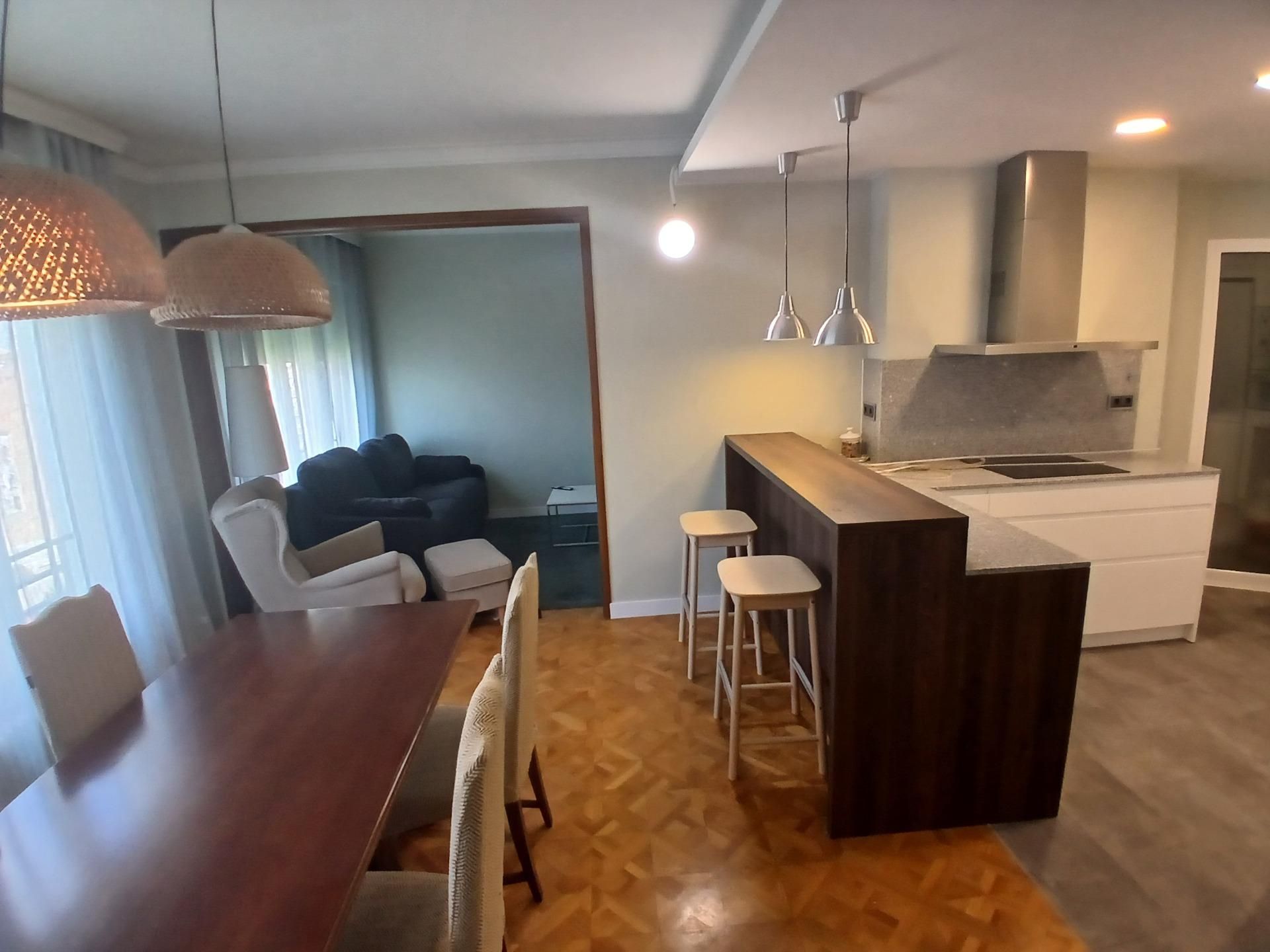 Dining room of Flat to rent in Manresa  with Air Conditioner, Heating and Parquet flooring