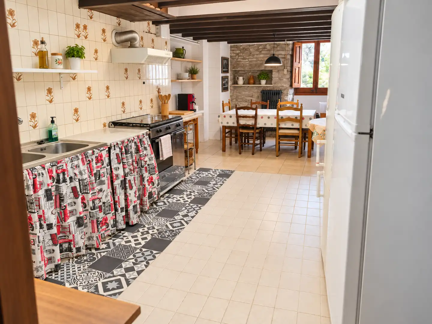 Cuina de Casa o xalet en venda en Rupit i Pruit amb Calefacció, Terrassa i Moblat