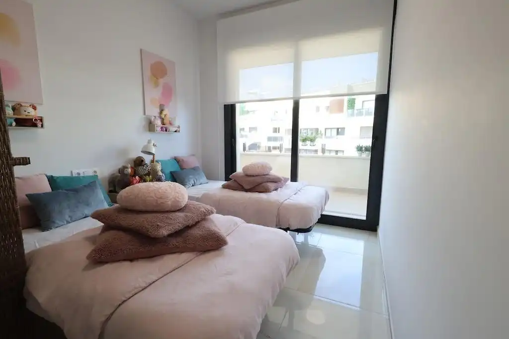 Dormitori de Apartament en venda en Orihuela amb Aire condicionat, Traster i Piscina