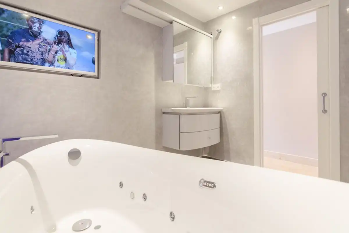 Bany de Apartament en venda en Marbella amb Aire condicionat, Calefacció i Parquet