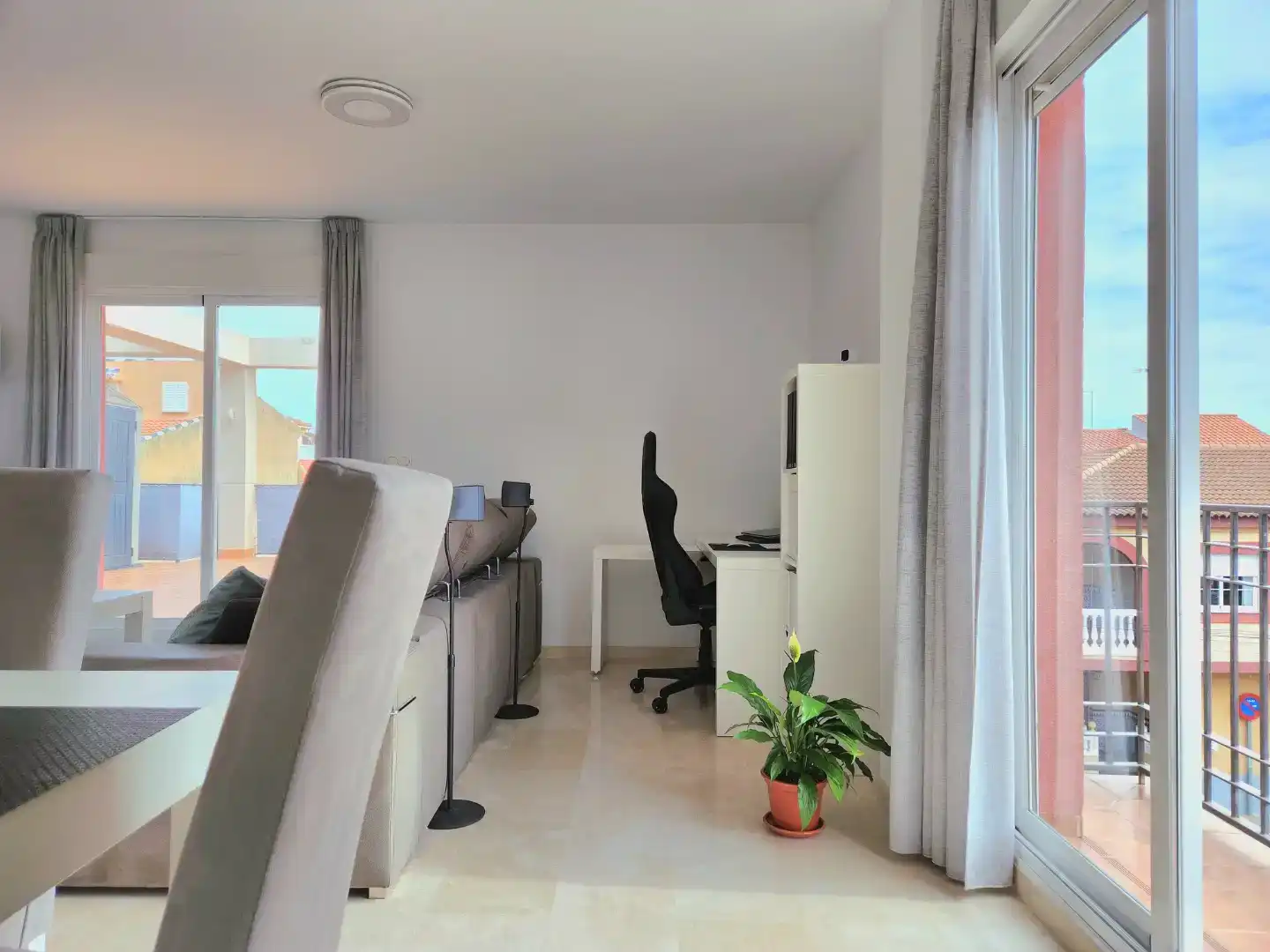 Sala d'estar de Pis en venda en Las Gabias amb Aire condicionat i Balcó